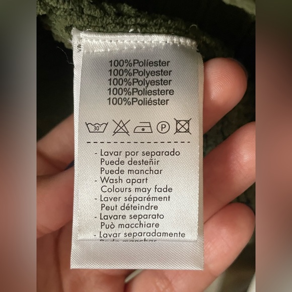 Green turtle neck sweater - Picture 4 of 7